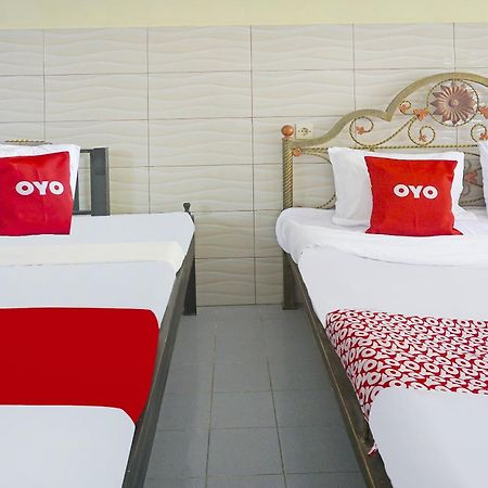 Putih Mulia Homestay Syariah Lumajang Exterior photo
